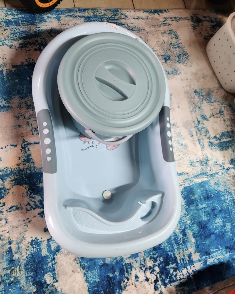 Dish and bucket